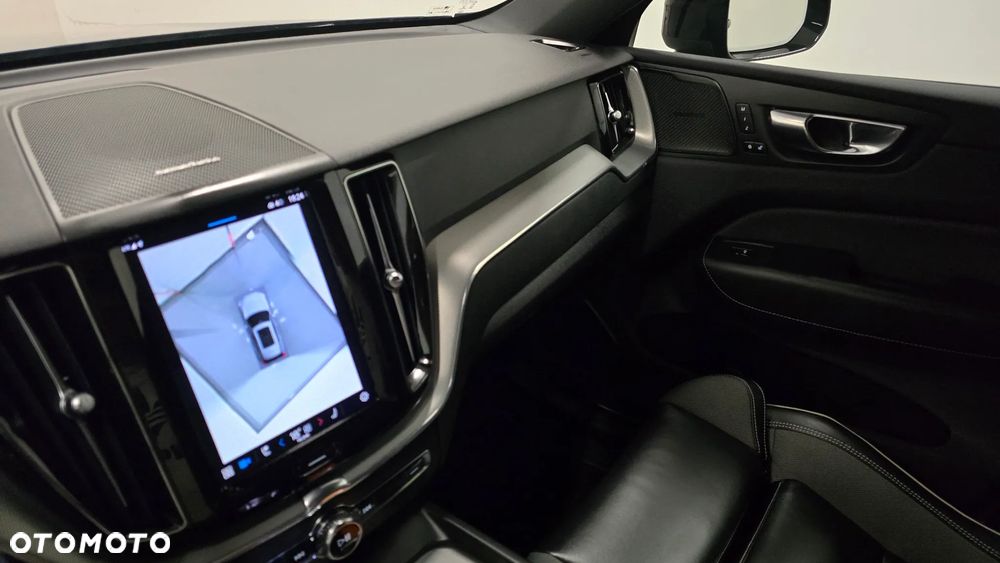 Volvo XC 60 B4 B Plus Dark - 22