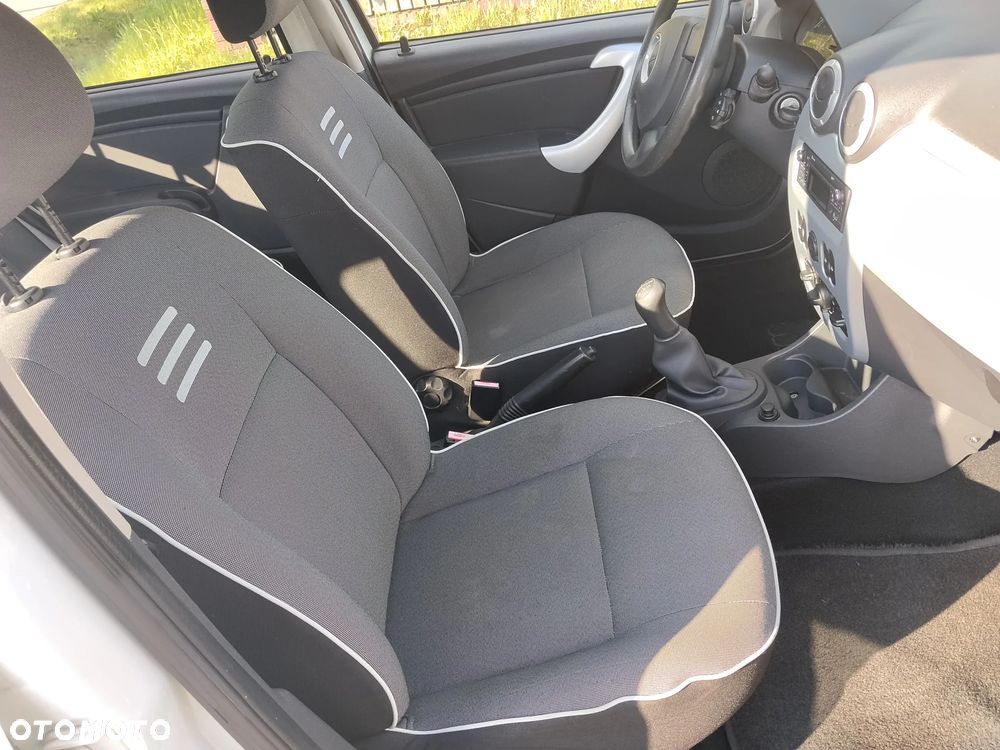 Dacia Sandero 1.2 16V - 10
