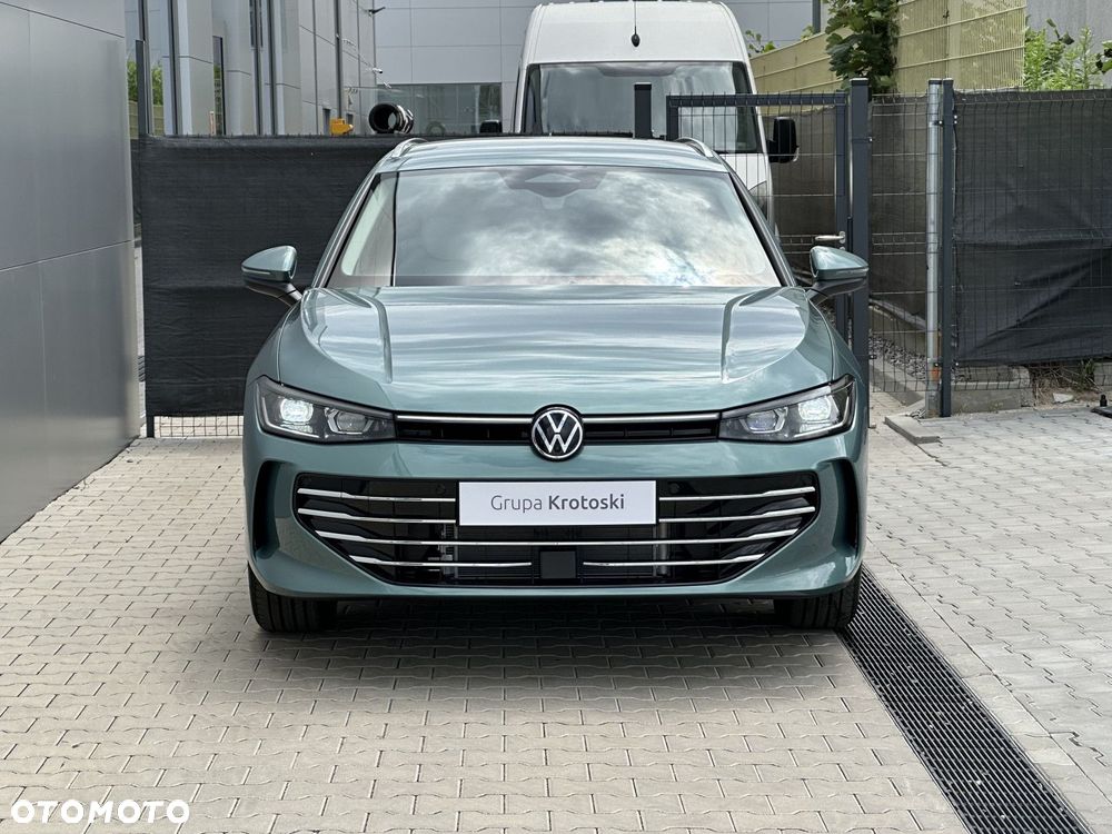 Volkswagen Passat 1.5 TSI EVO Elegance DSG - 2