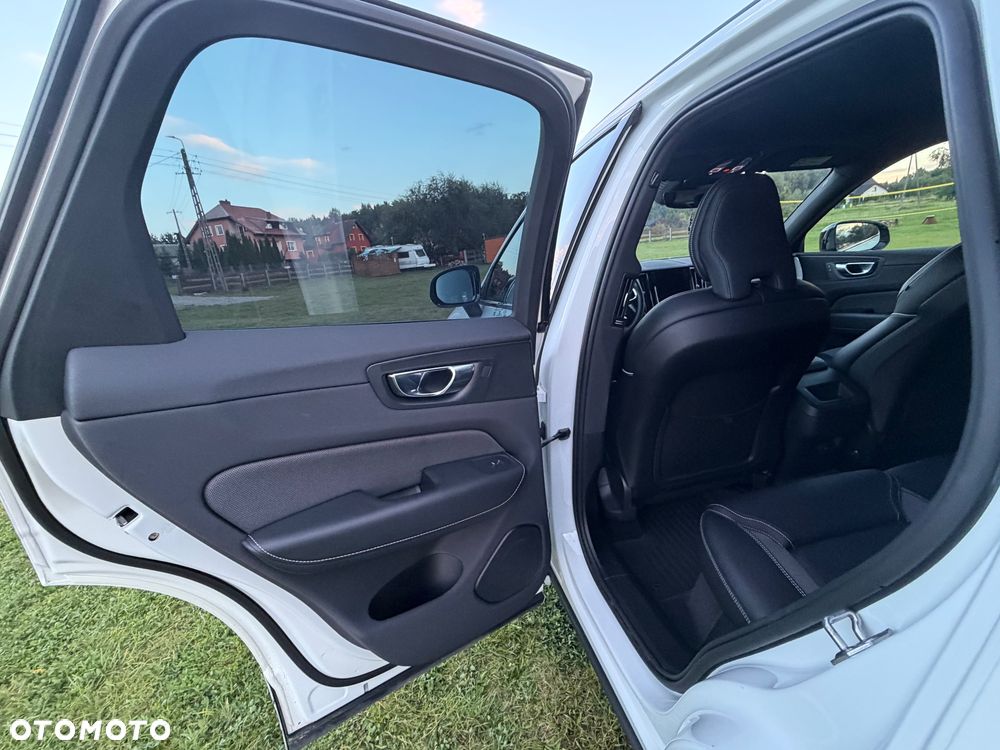 Volvo XC 60 B4 B R-Design - 16