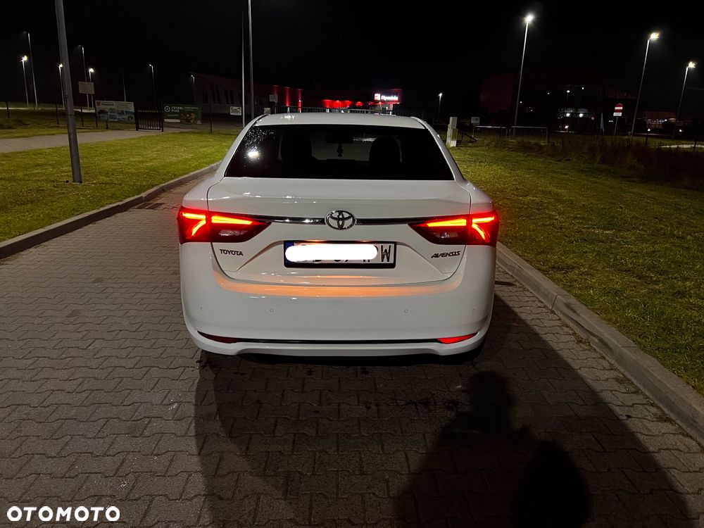 Toyota Avensis 1.8 Premium MS - 8