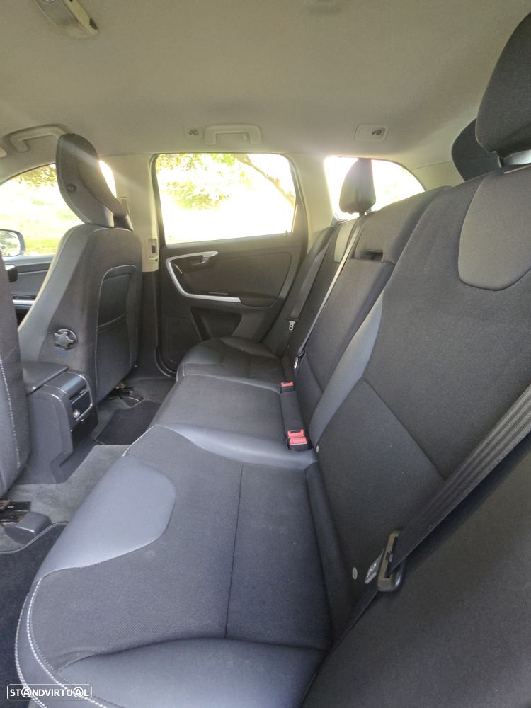 Volvo XC 60 2.0 D3 Drive Momentum Start/Stop - 22