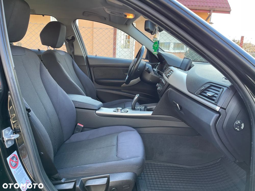 BMW Seria 3 318d Blue Performance Modern Line - 22