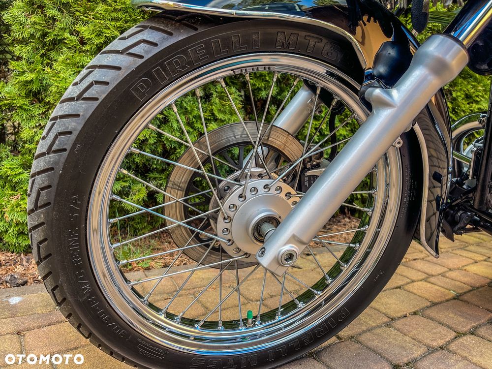 Suzuki Intruder - 11