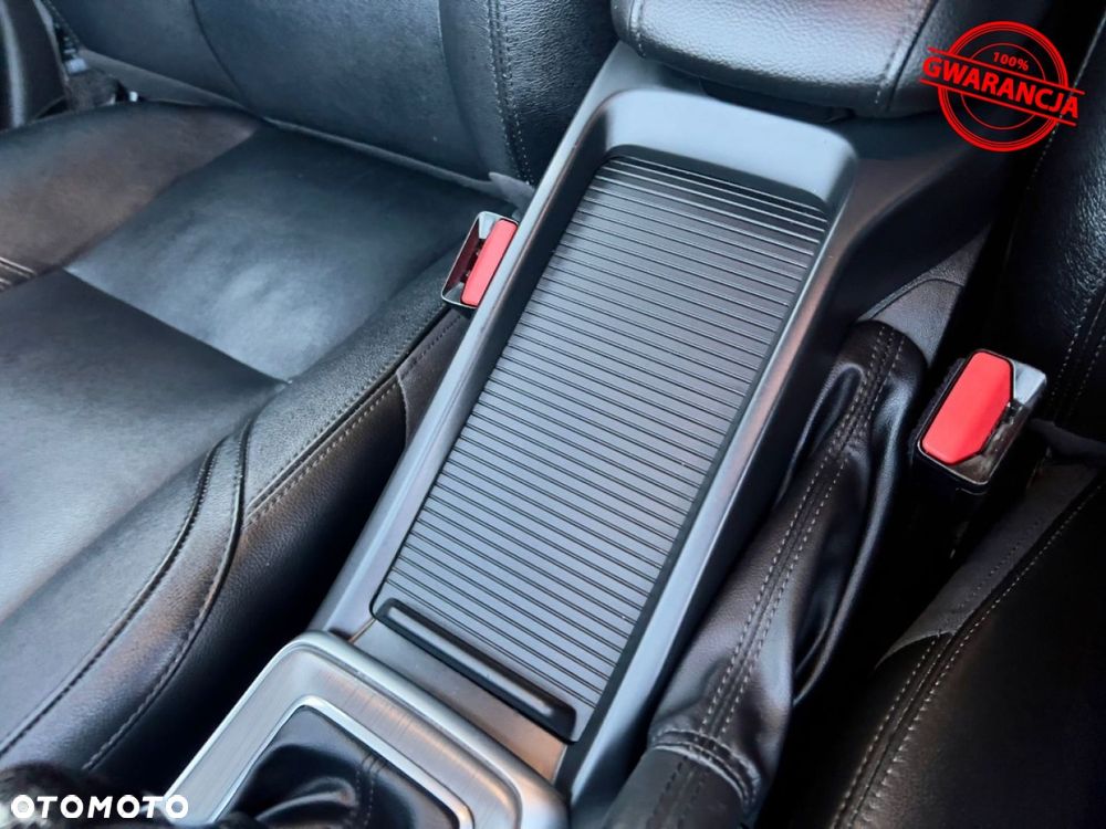 Volvo V40 D4 Summum - 37