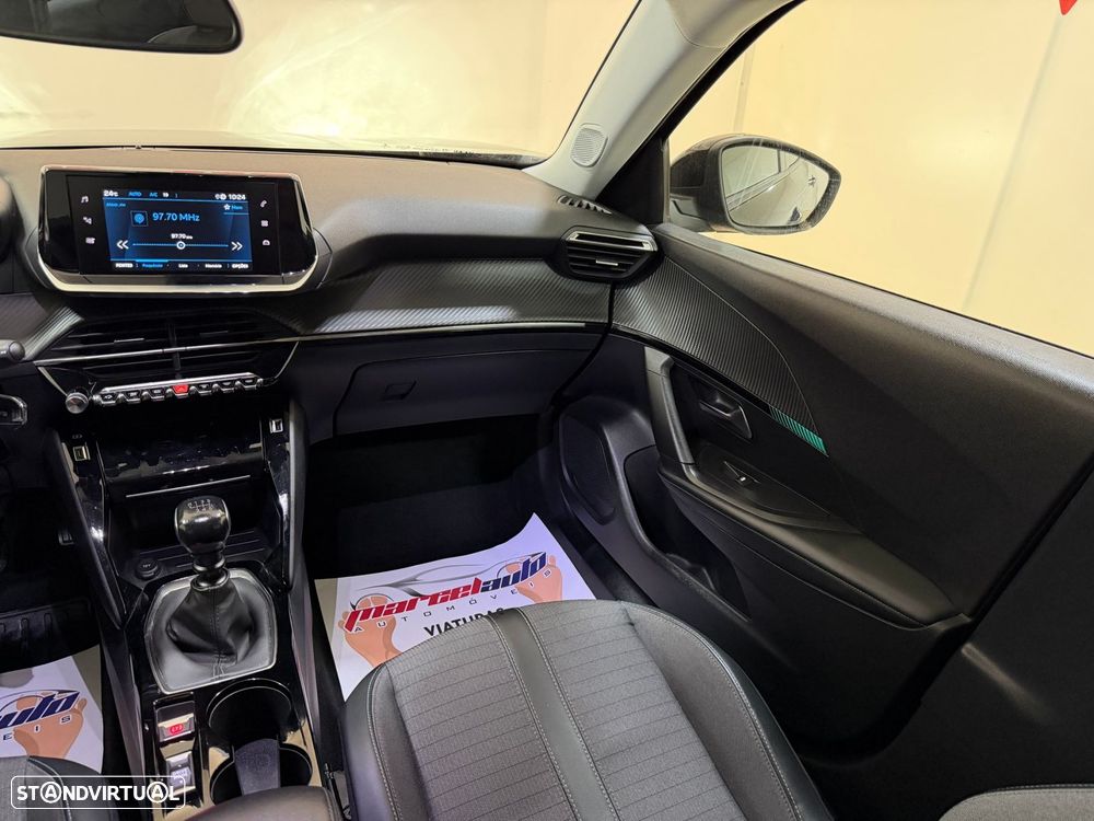 Peugeot 2008 1.2 PureTech Allure Pack - 42