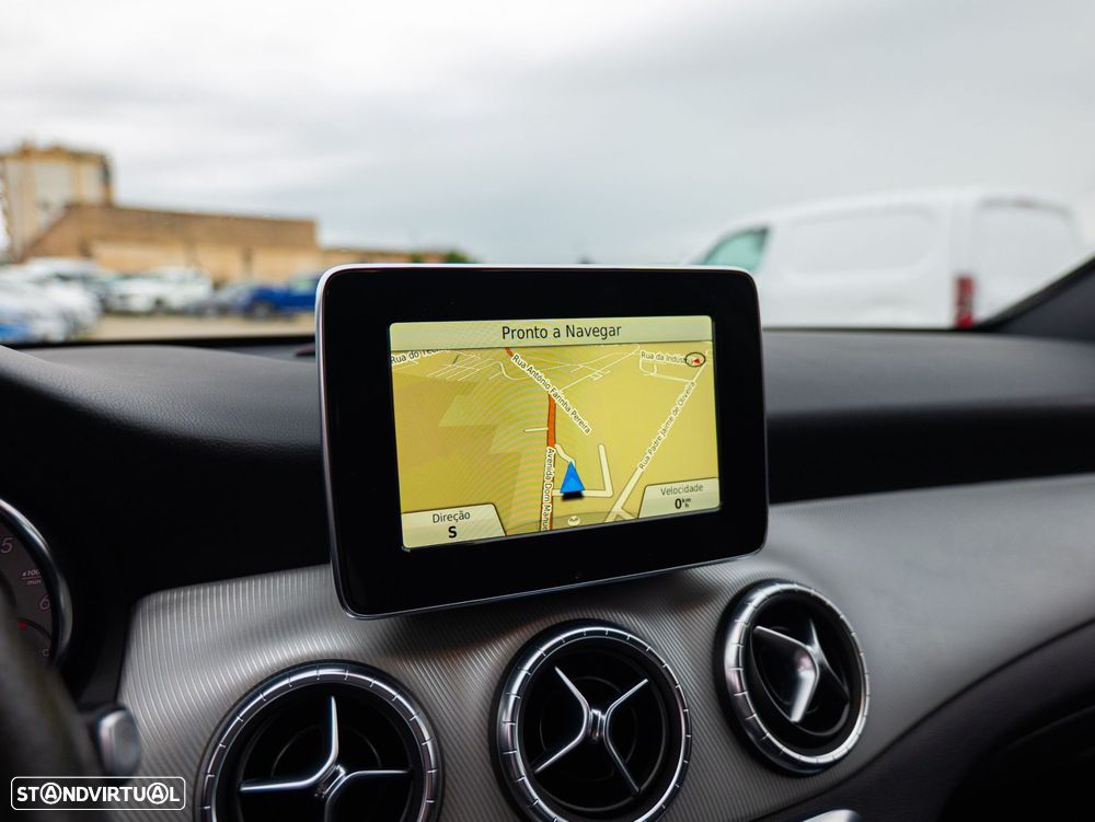 Mercedes-Benz CLA 200 d Shooting Brake Urban Aut. - 18