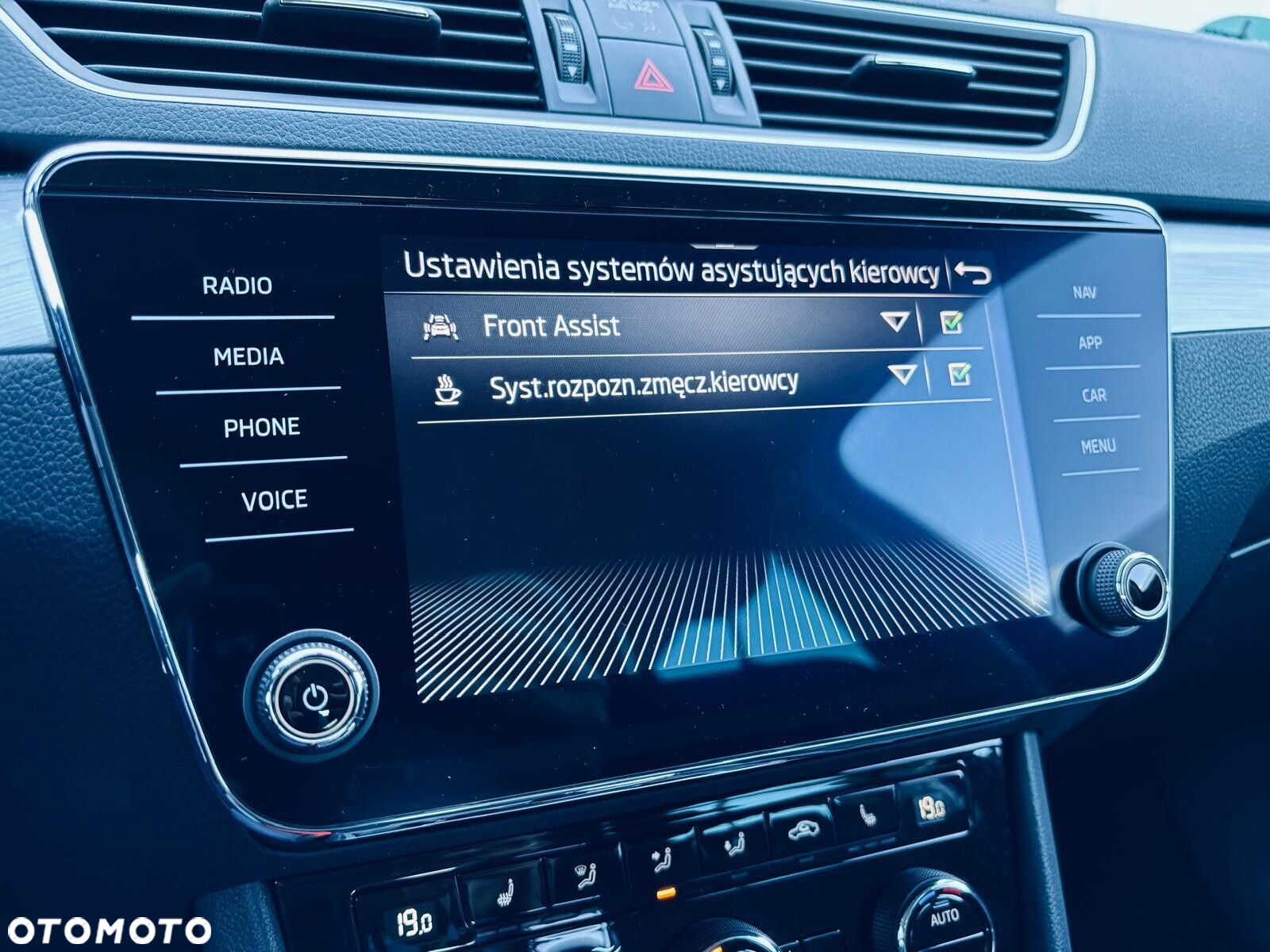 Skoda Superb 1.5 TSI Ambition DSG - 29