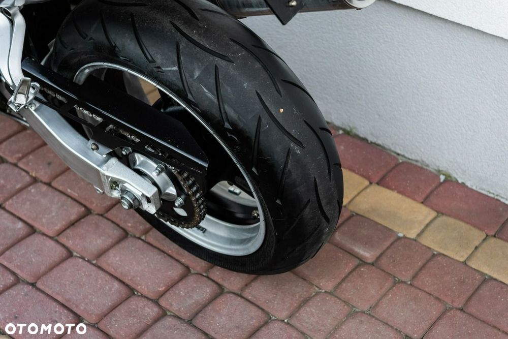 Suzuki GSX-R - 10