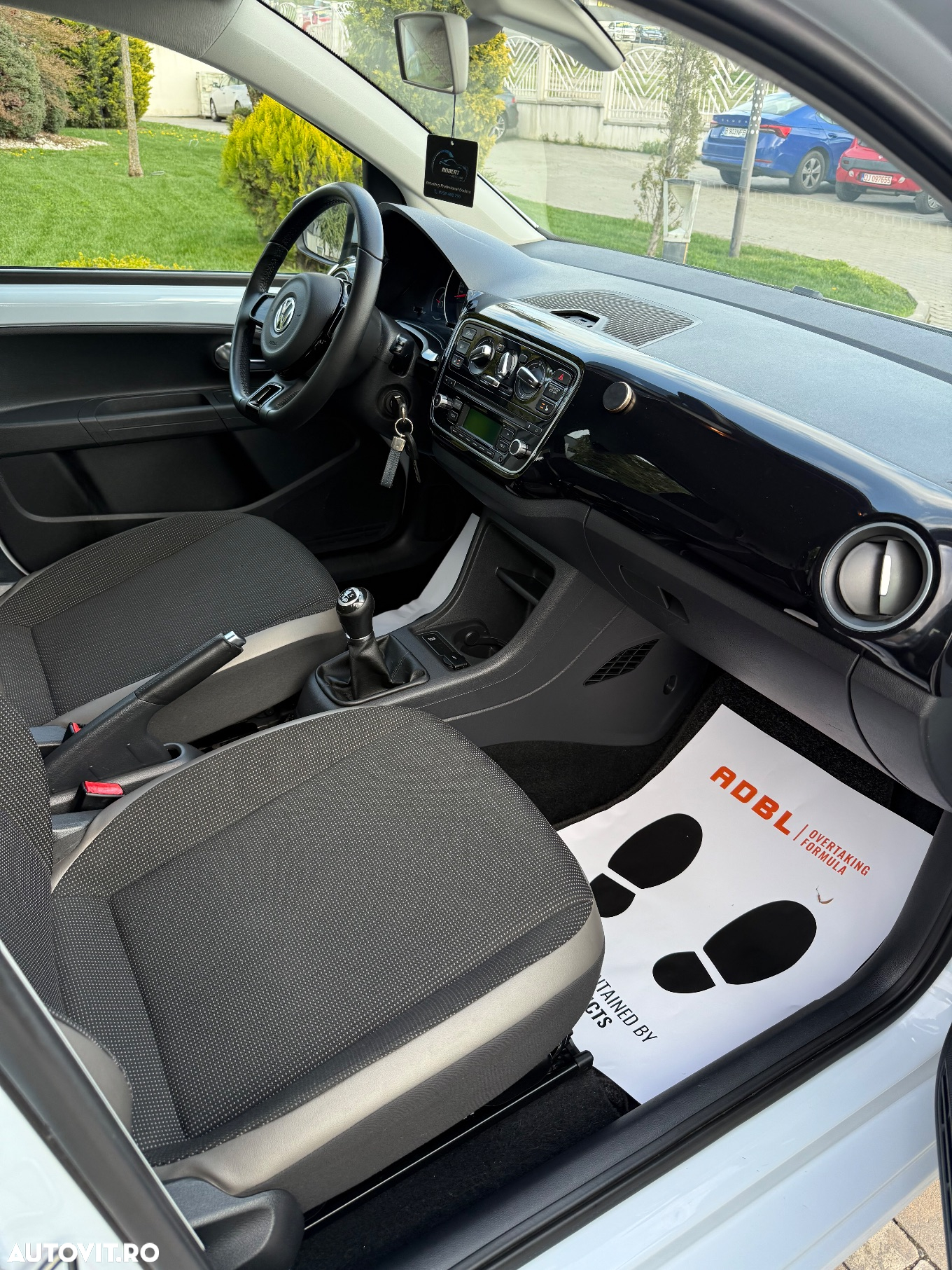 Volkswagen up! - 16