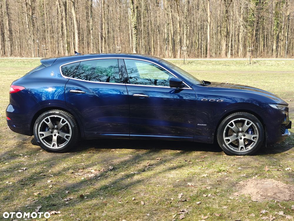 Maserati Levante - 3
