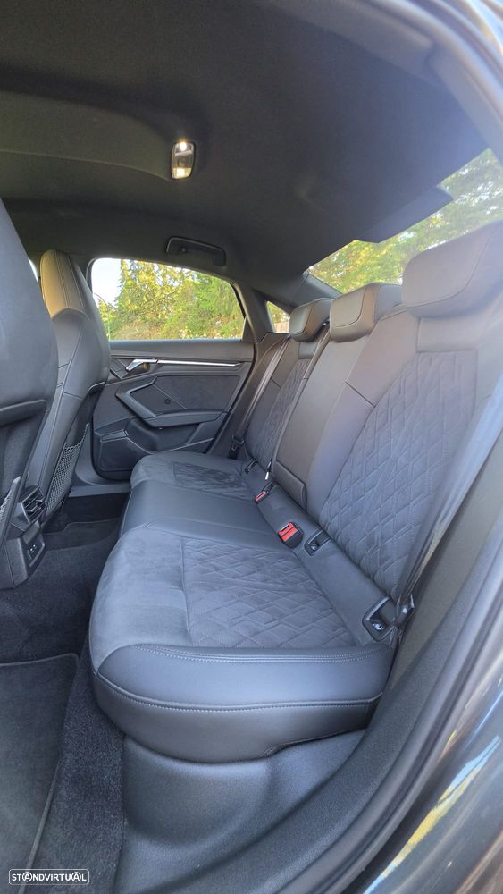 Audi RS3 Limousine - 14