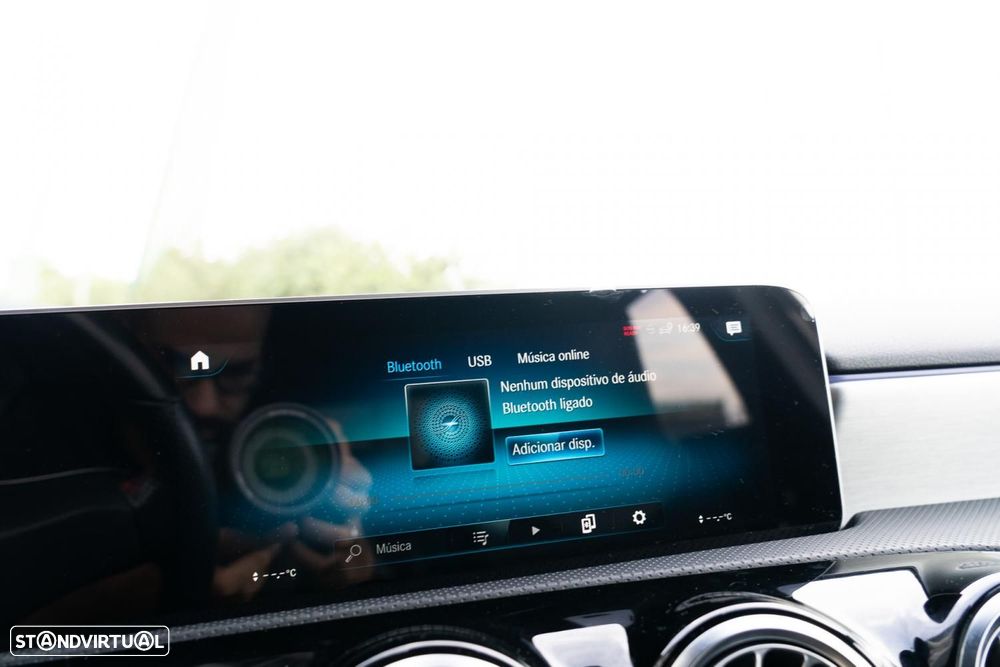 Mercedes-Benz A 180 d AMG Line - 13