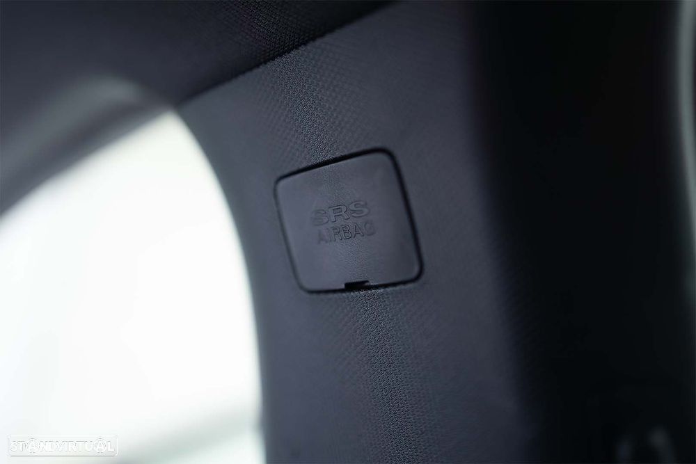 MG MG4 64 kWh Luxury - 38