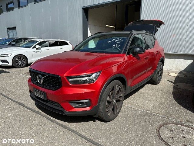 Volvo XC 40 D4 AWD R-Design - 1