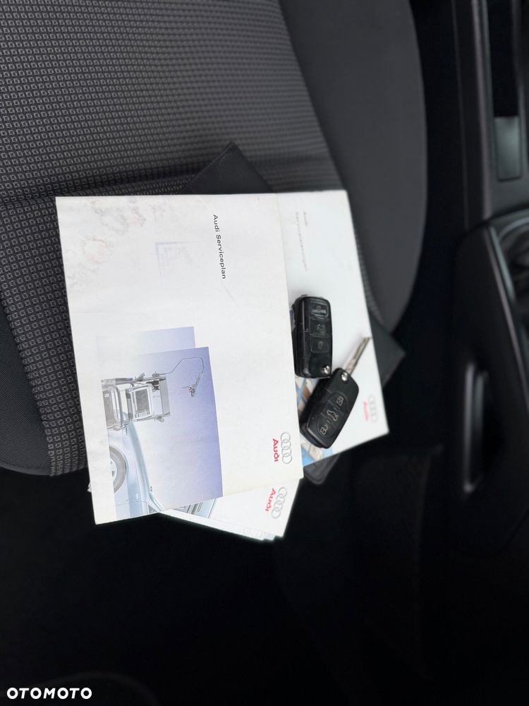Audi A3 3-drzwiowe 1.6 Ambition - 25