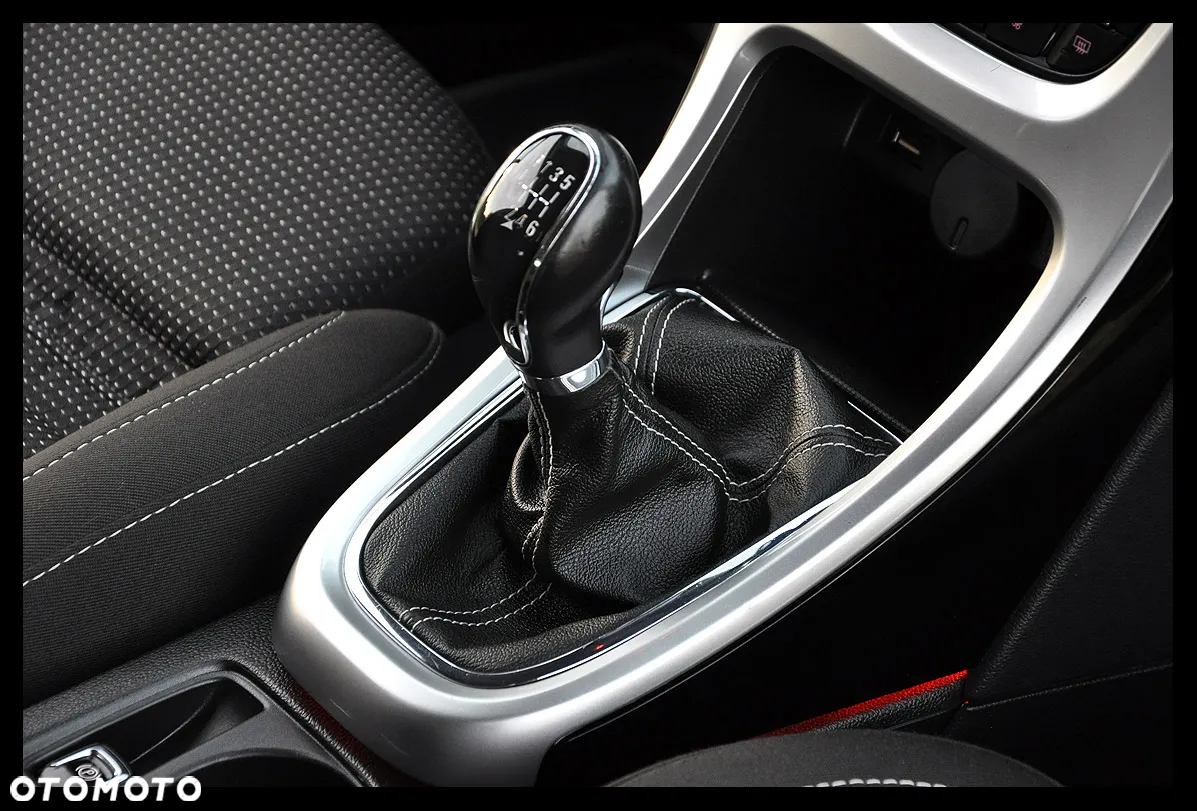 Opel Astra 1.4 Turbo Innovation - 32
