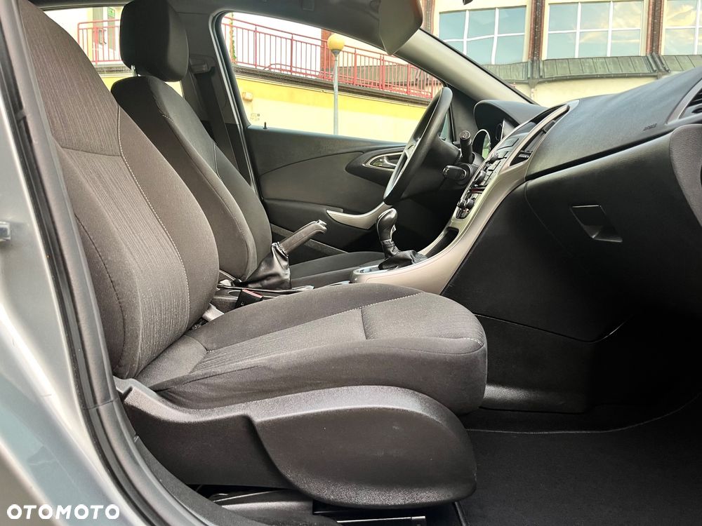 Opel Astra 1.6 Design Edition - 14