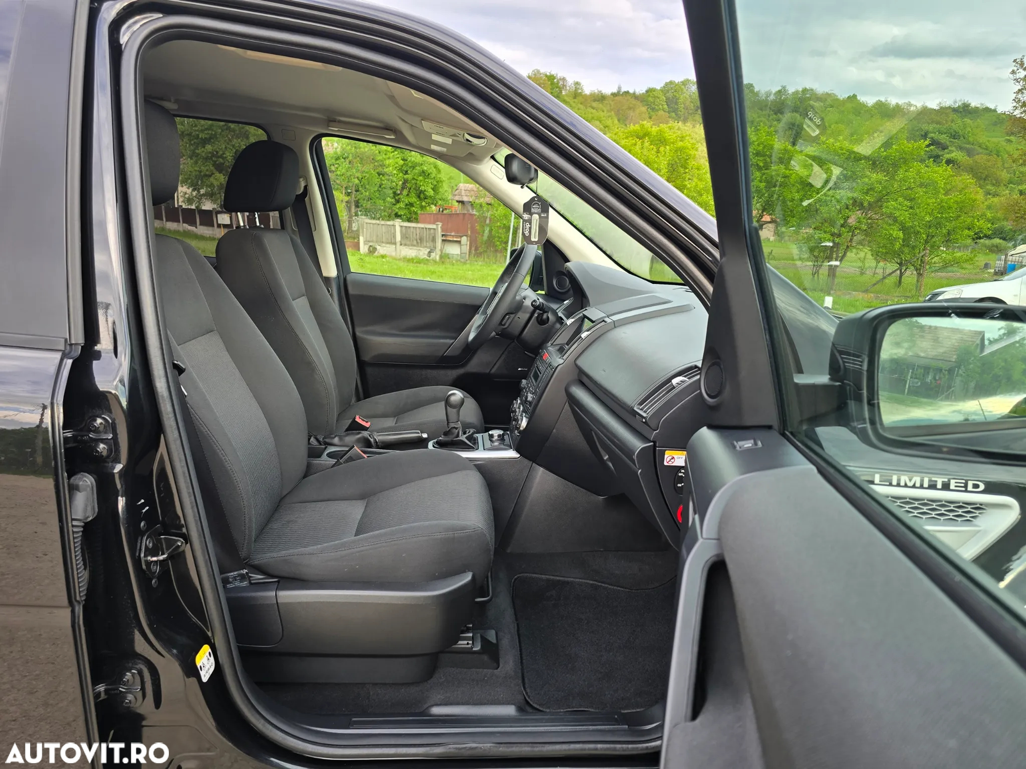 Land Rover Freelander 2 2.2 TD4 S - 25