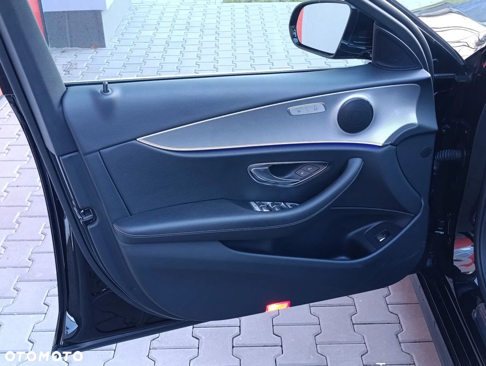Mercedes-Benz Klasa E 200 9G-TRONIC AMG Line - 13