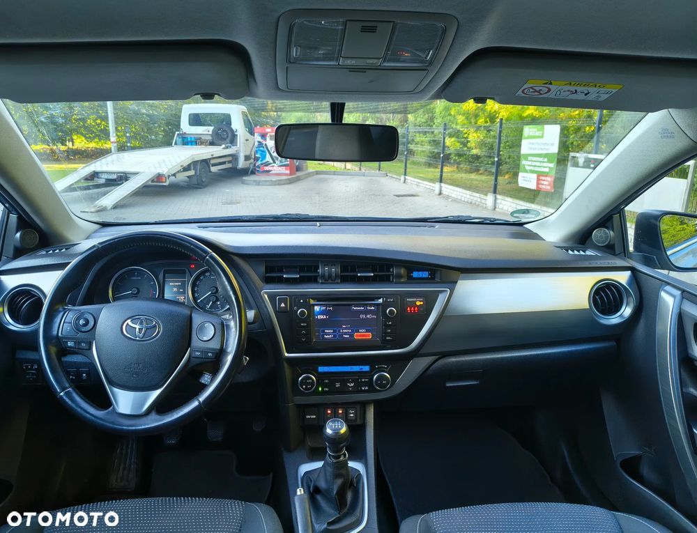 Toyota Auris 1.6 Valvematic Executive - 13