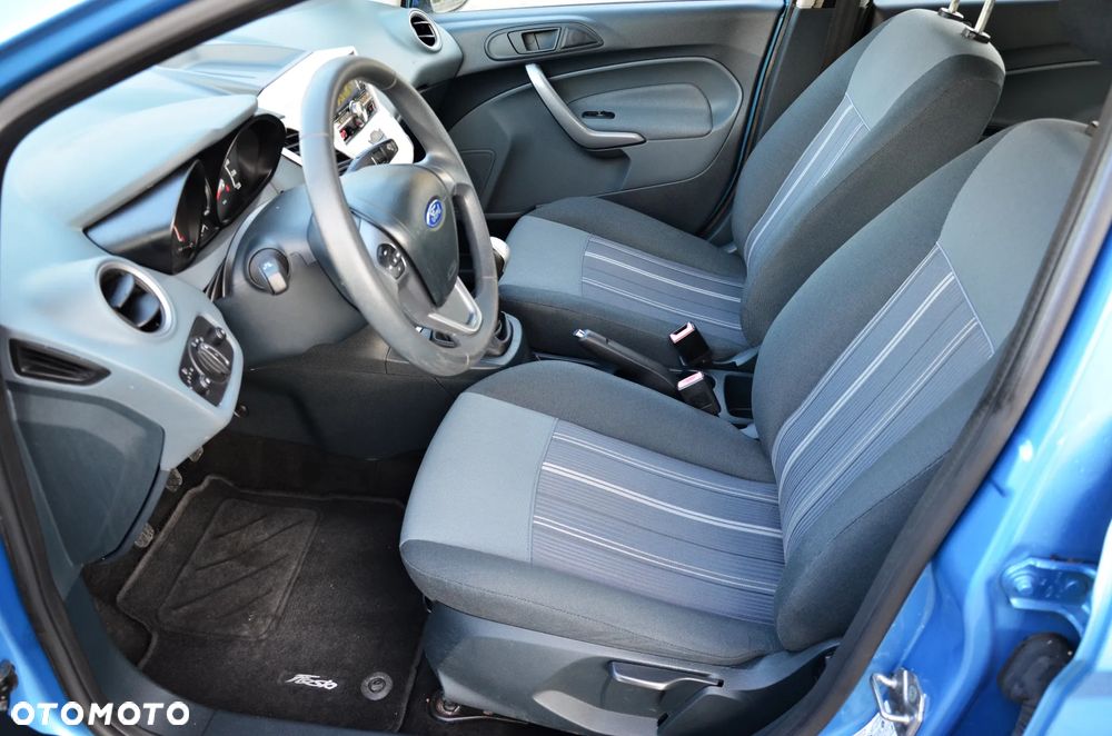 Ford Fiesta 1.25 Ghia - 27