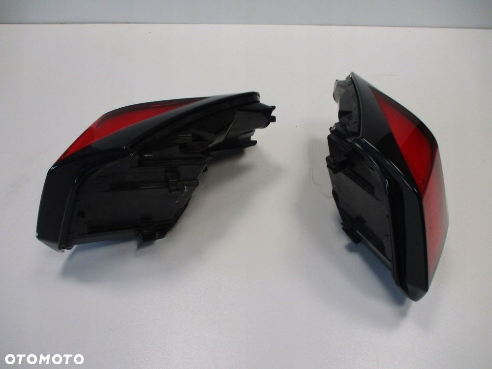 Lampa lampy PEUGEOT 5008 II 19R W BŁOTNIK TYŁ - 3