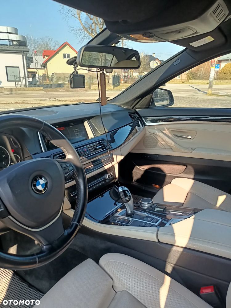 BMW Seria 5 520d xDrive - 9