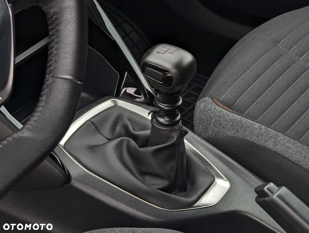 Peugeot 2008 PureTech 130 Active - 21