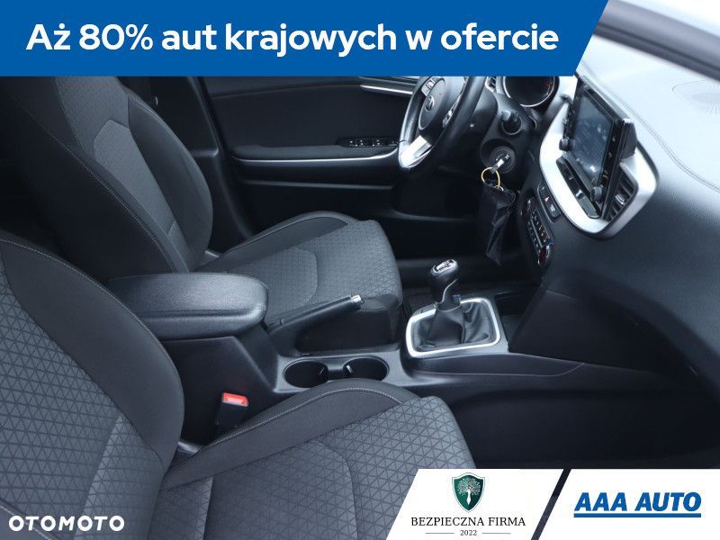 Kia Ceed - 11