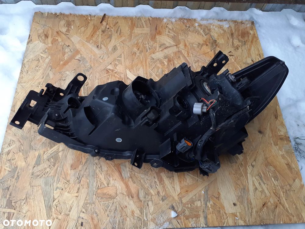12138 Lampa prawy przód Mazda 6 12- - 4