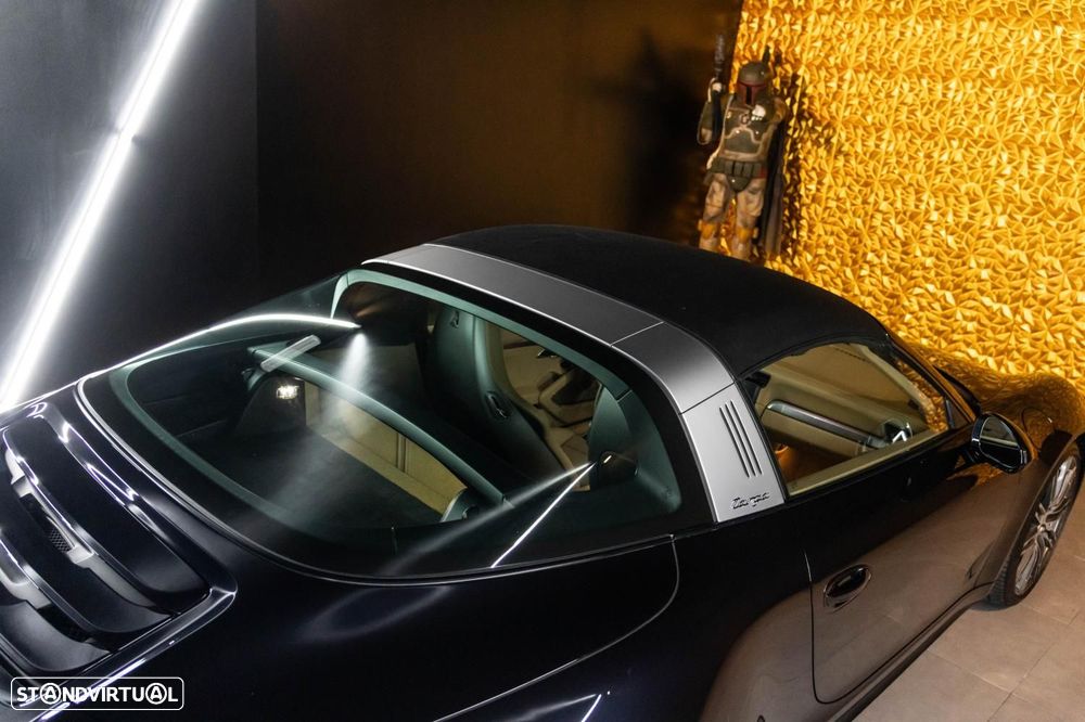 Porsche 911 Série F - 24