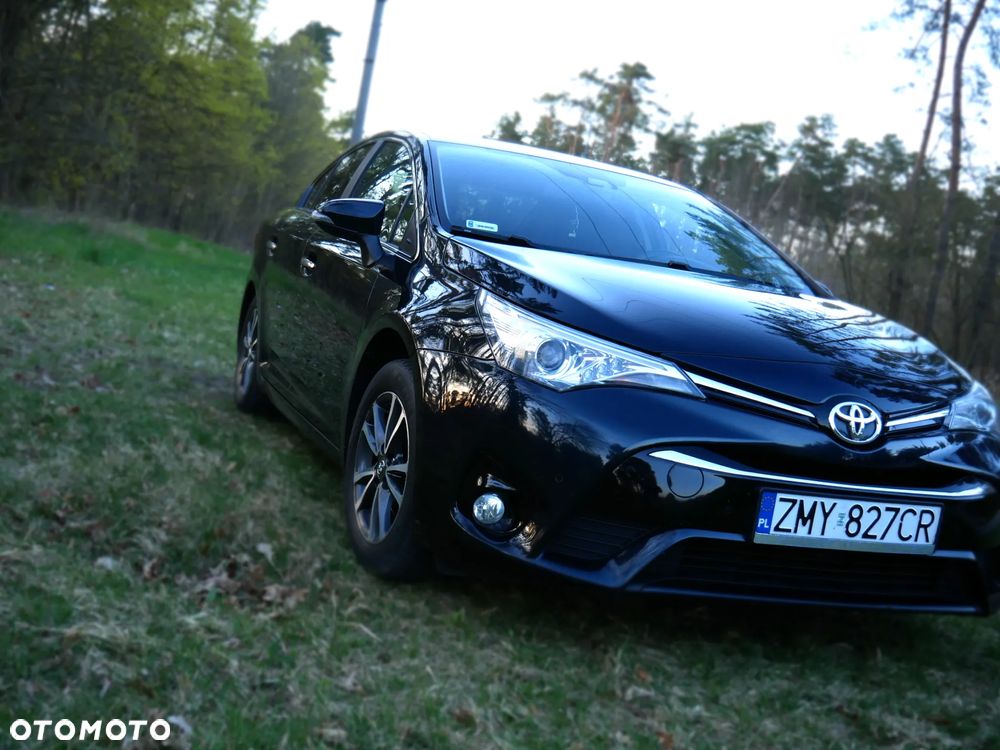 Toyota Avensis 1.8 Premium - 5