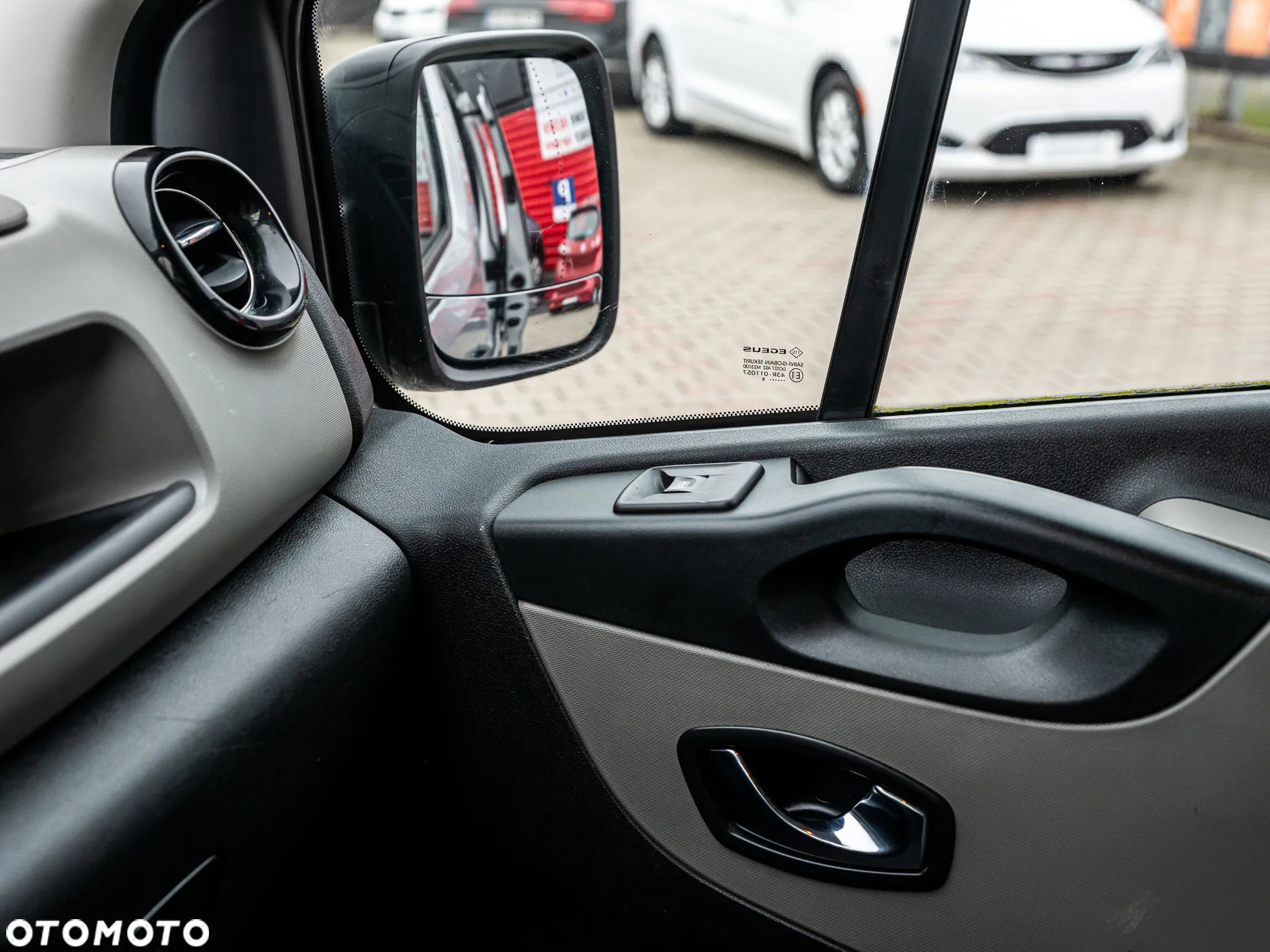 Renault Trafic - 23