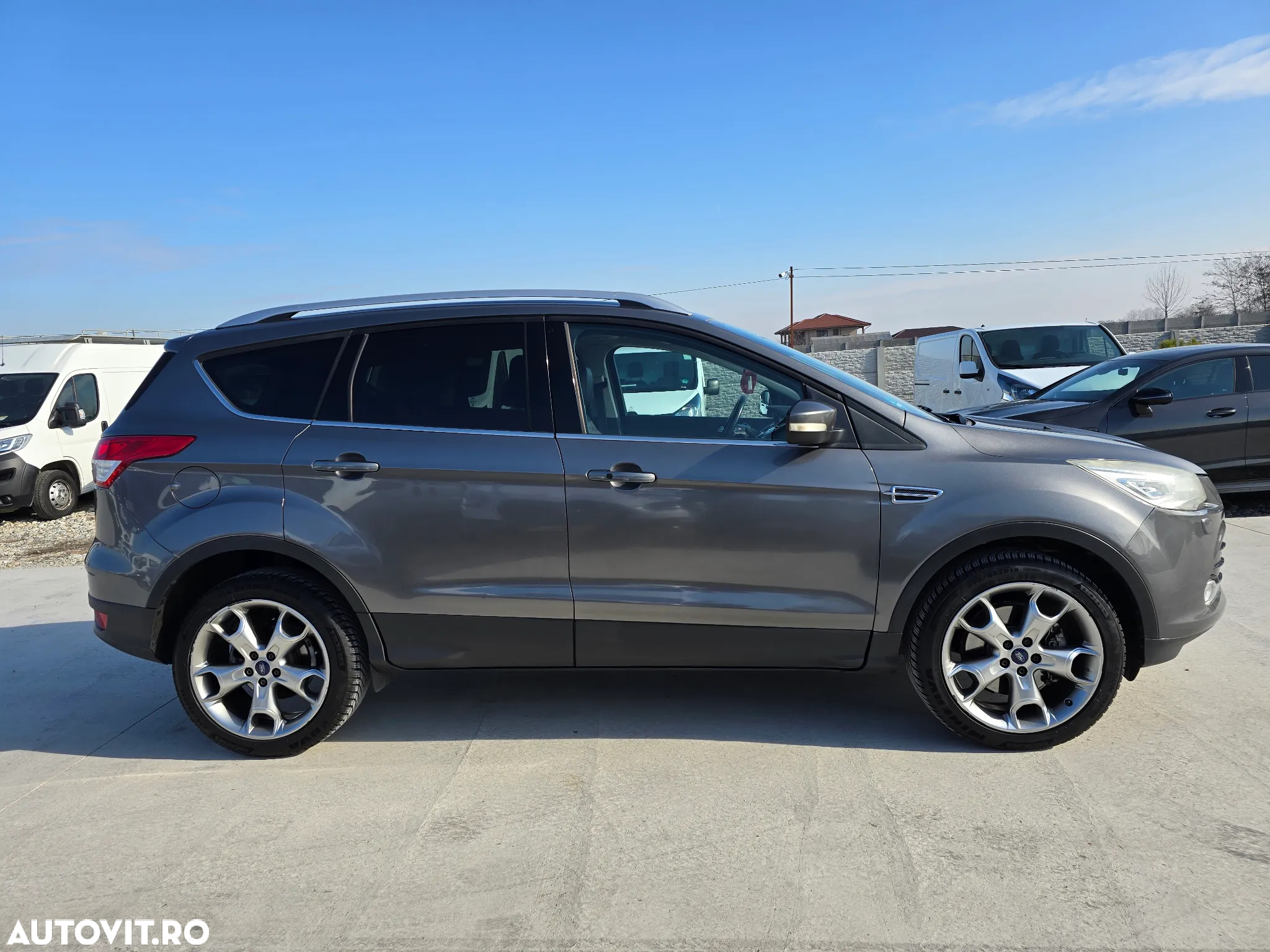 Ford Kuga 2.0 TDCi 4WD Powershift Titanium - 6