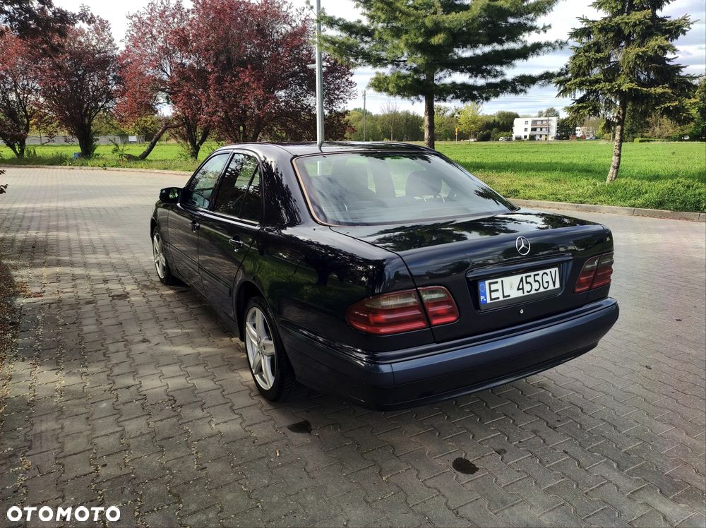 Mercedes-Benz Klasa E 200 Kompressor Classic - 1