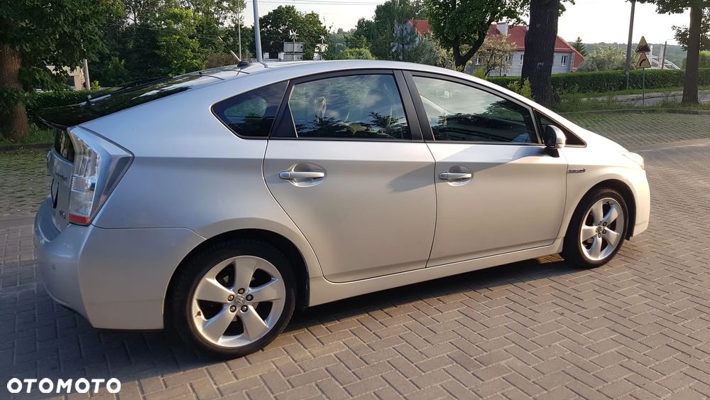 Toyota Prius (Hybrid) Comfort - 3