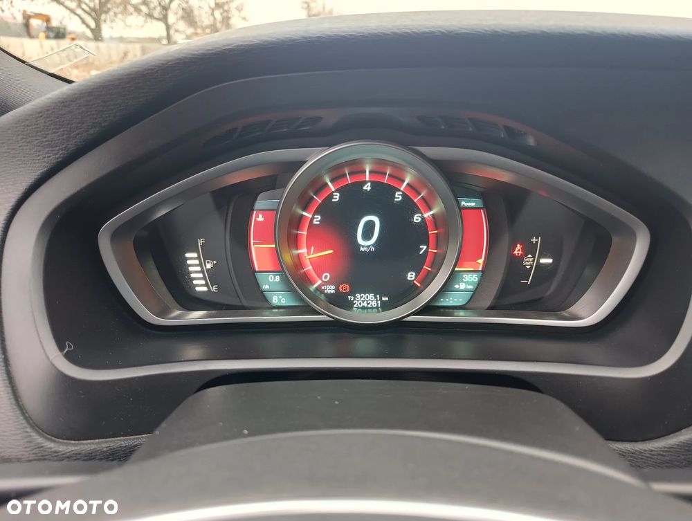 Volvo V40 T3 R Design - 29