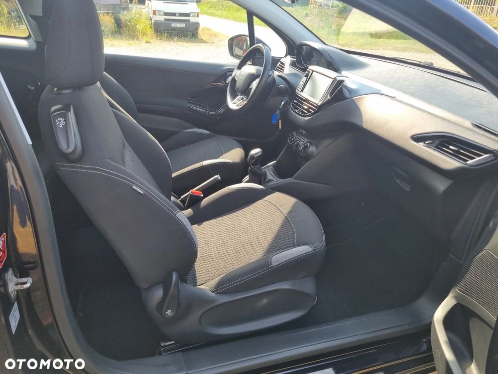 Peugeot 208 PureTech 82 Active - 12