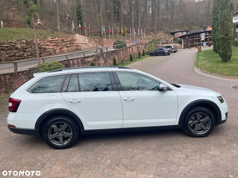Skoda Octavia 2.0 TDI 4x4 DSG Scout - 6