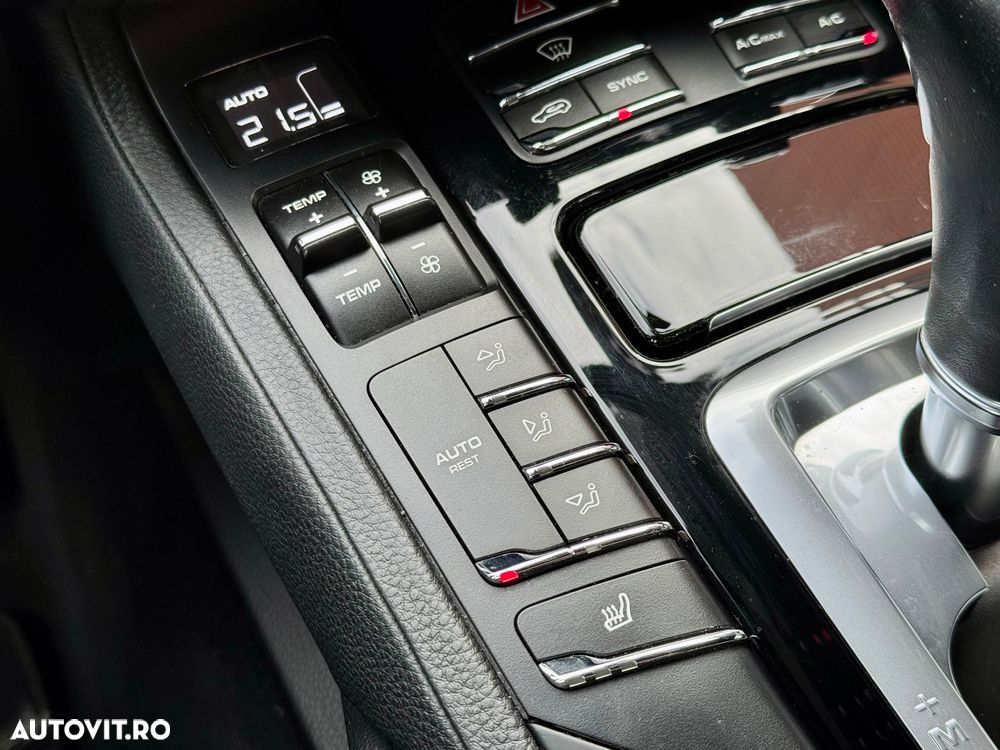 Porsche Cayenne Diesel Platinum Edition - 35