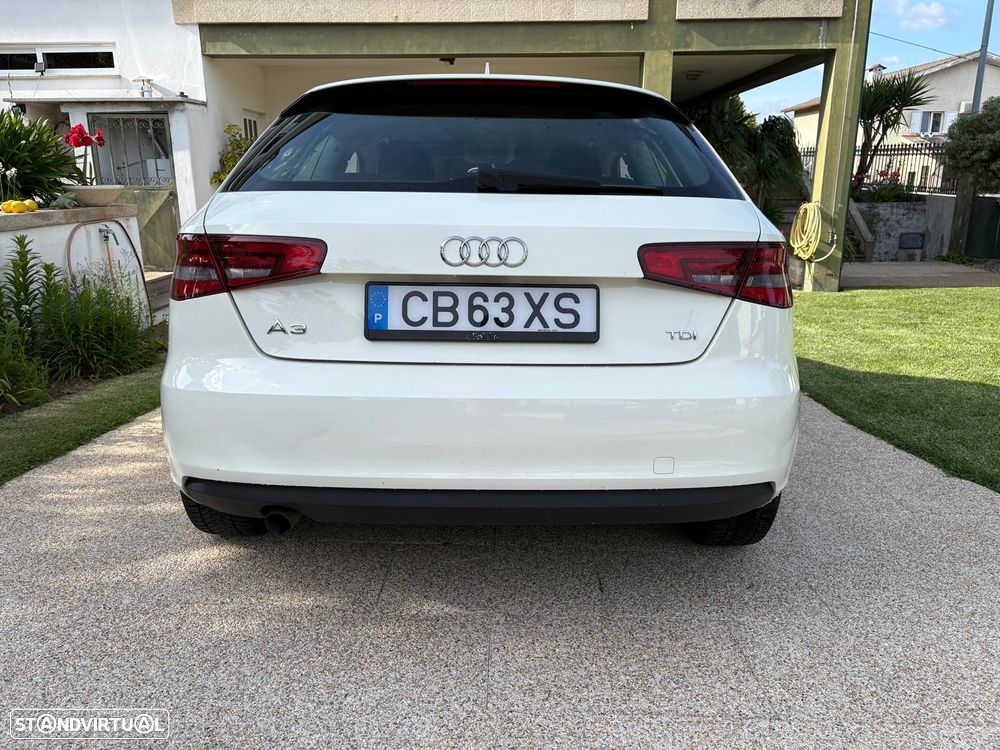 Audi A3 1.6 TDI Attraction - 4