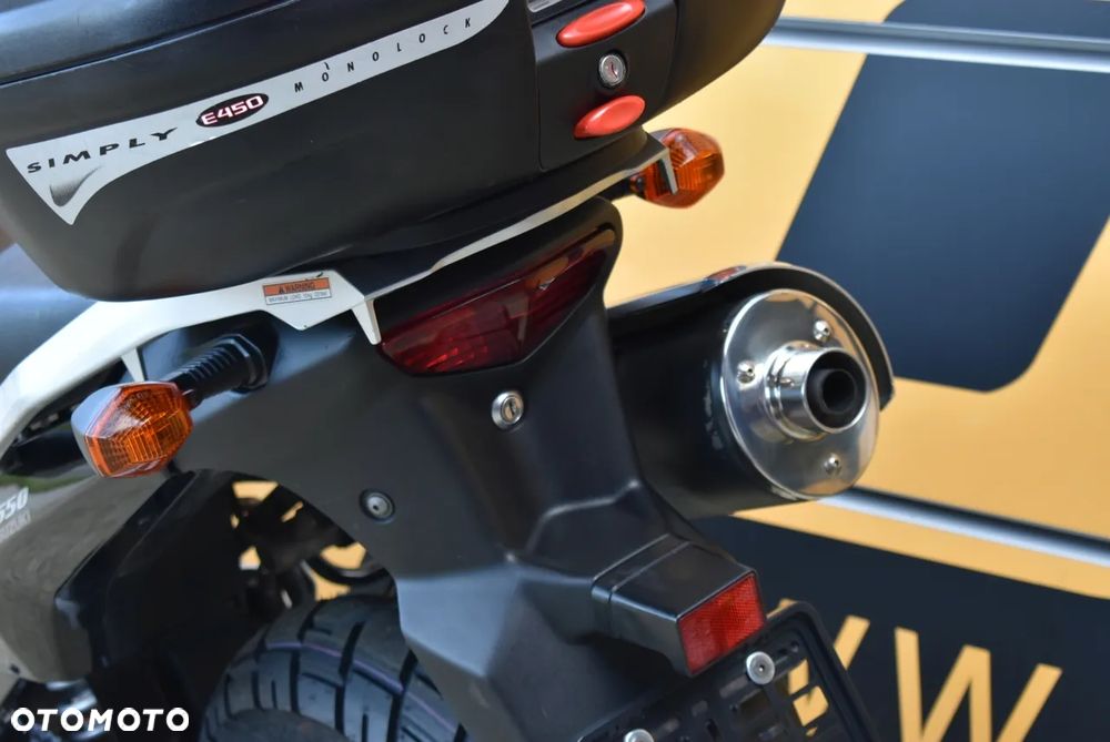 Suzuki V-STROM - 16