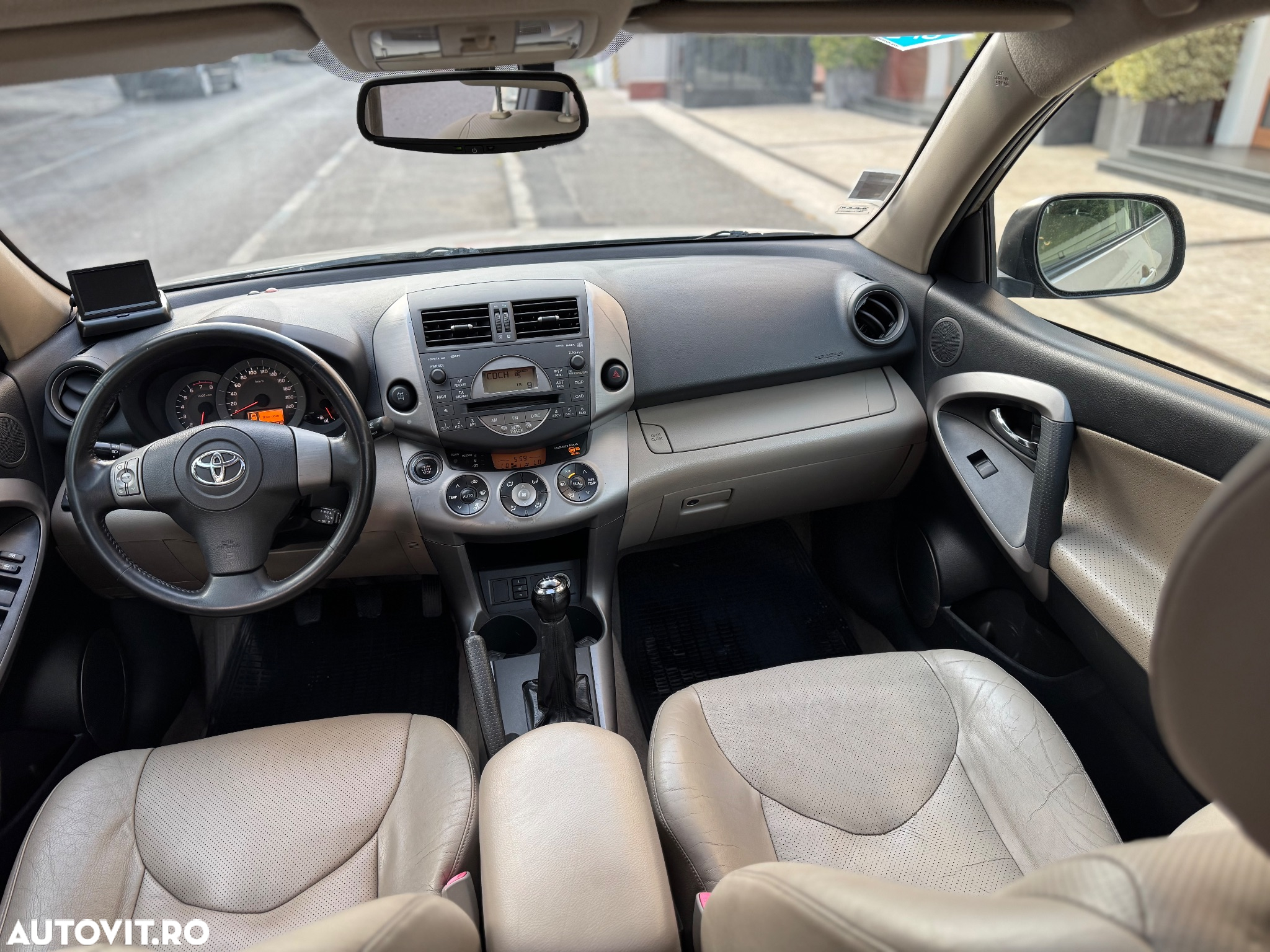 Toyota RAV4 - 6