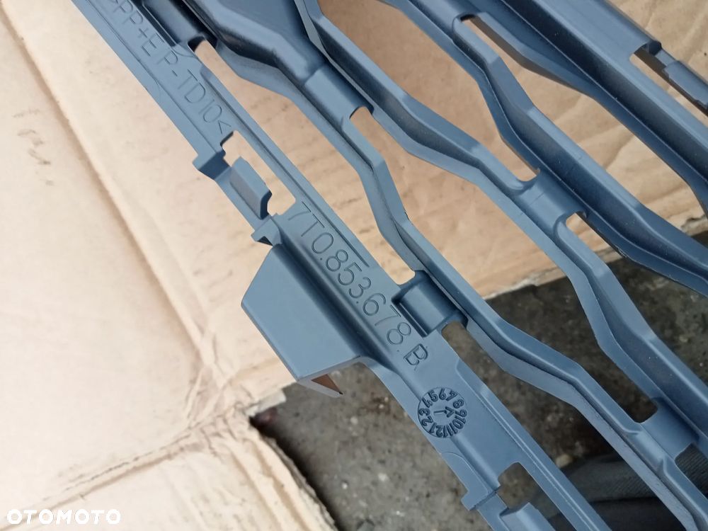 kratka zderzaka przód górna transporter t7 7t0853678b - 10
