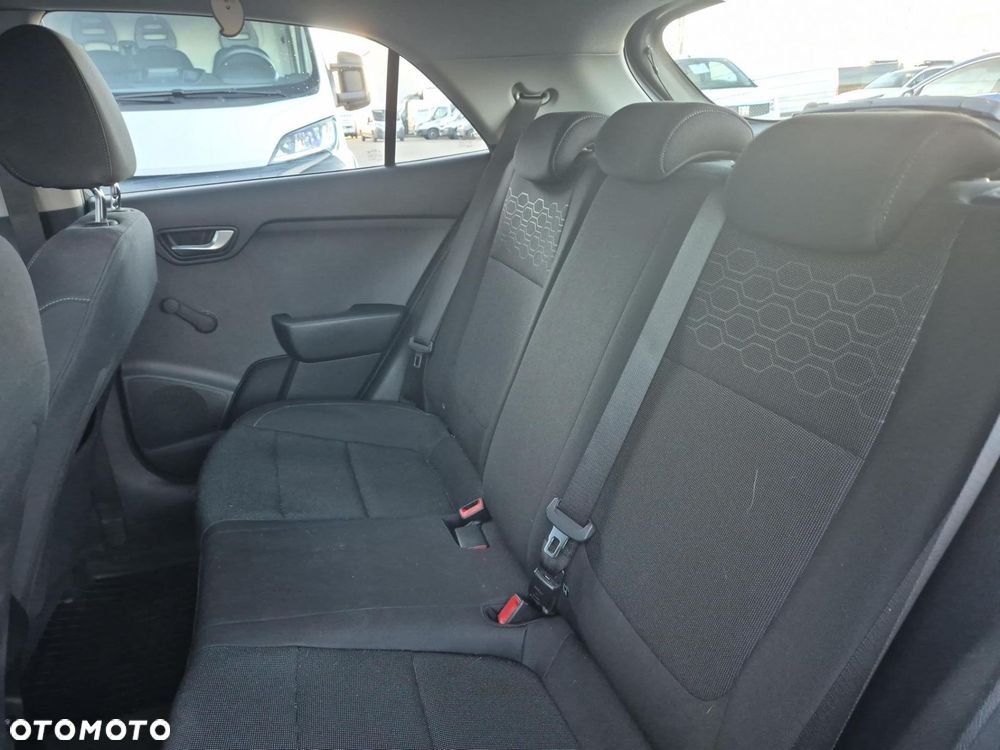 Kia Rio 1.2 L - 16