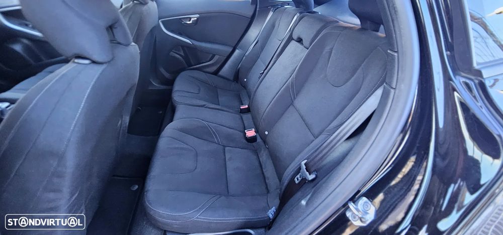 Volvo V40 2.0 D2 Momentum - 12