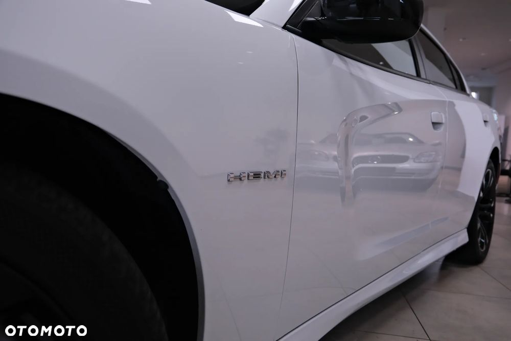 Dodge Charger 5.7 R/T - 18