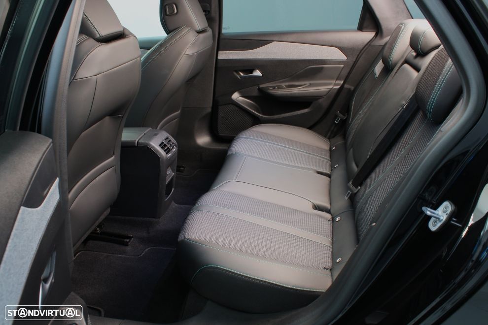 Peugeot 308 SW 1.5 BlueHDi Allure - 23