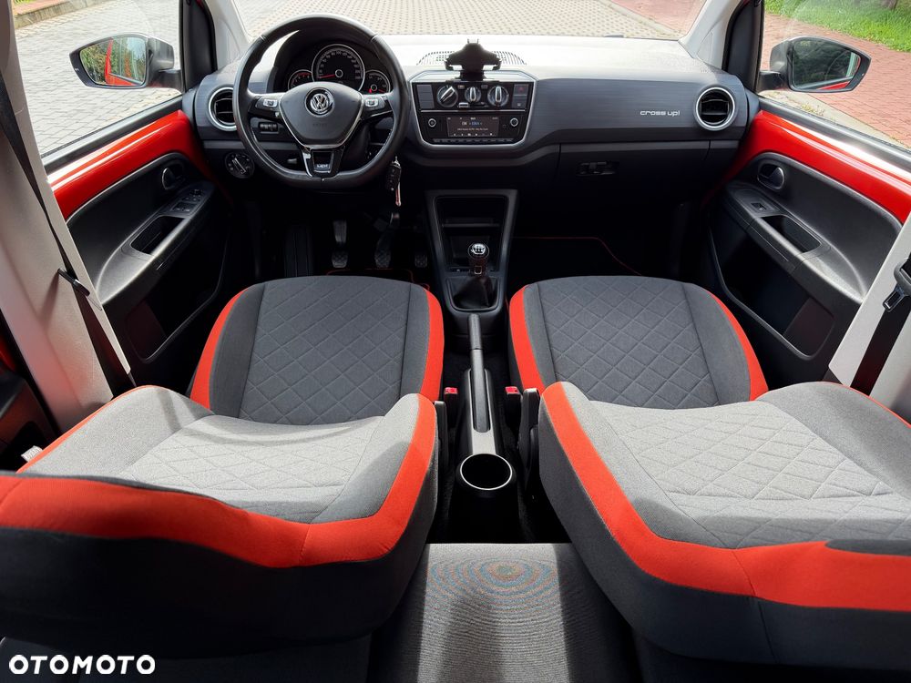 Volkswagen up! cross - 14